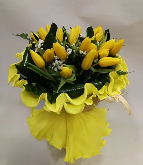 ramo 15 tulipanes amarillos